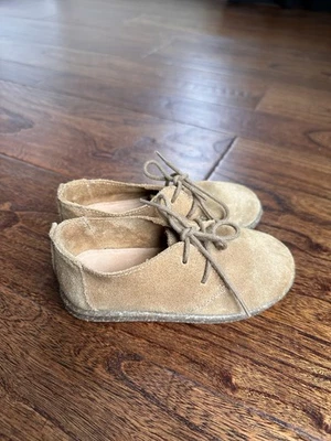 Zapatos de cuero Zara para niños pequeños talla 7, zapatos de gamuza talla 23 Foto 1 de 3