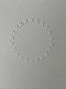 Carpeta de estampado con marco circular Cuttlebug Provo artesanía para hacer tarjetas álbumes de recortes - Imagen 1 de 3