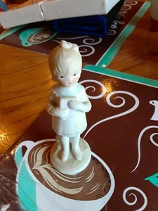 Lefton Girl Figurine Christopher Collection "Thanks Unto The Lord" 5 1/4" - Picture 1 of 6