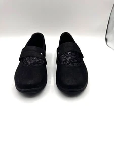 Clarks Mary Jane Flats Slip On  Cushioned Insole For Comfort Size 8.5 - Picture 1 of 7
