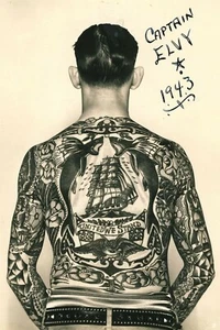 Cabinet curiosité planche affiche A3 portrait vintage marin's homme tatoué dos - Imagen 1 de 1