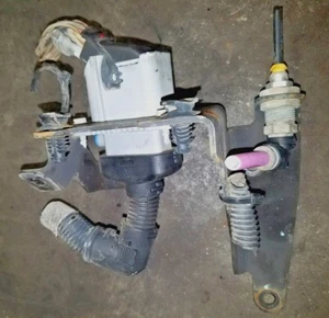 INTERNATIONAL MAXXFORCE 13 3005691C2 ENGINE HARNESS BRACKET W/ CONNECTORS - Bild 1 von 8