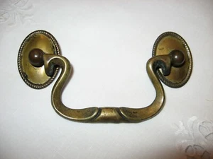 8 Antique Brass Drawer Pulls (Lot 2) Excellent Condition - Picture 1 of 5