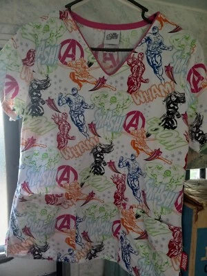 Blusa esfoliante feminina Marvel Avengers Super Heroes manga curta TAMANHO X PEQUENA - Imagem 1 de 3