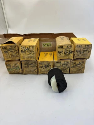 Hubbell 2741 Insulgrip Twist-Lock 30A 600V 3P 4 Вт упаковка из 9 - Изображение 1 из 3