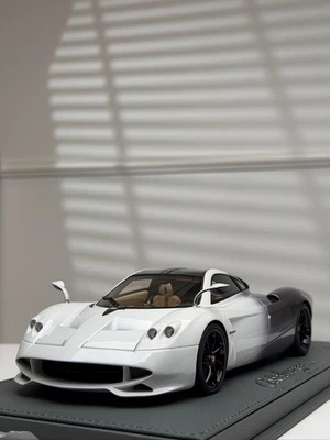 Pagani Huayra Codalunga (Blanco/Plateado) [BBR] escala 1:18 Foto 1 de 4