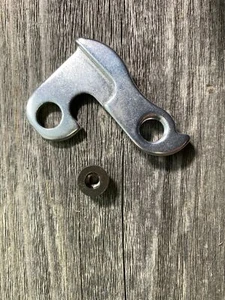 COLGANTE DE DESVIADOR TRASERO MARCO BICICLETA PARA BICICLETA DE MONTAÑA CON TORNILLO PLATEADO - Imagen 1 de 2