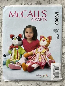 Muñeca Learn To Peluched Animals gato mapache juguetes suaves muñecas McCall's M6980 - Imagen 1 de 1