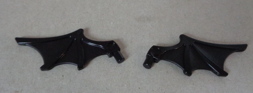 LEGO 15082 6051532  Minifigure Wing Bat Style Black x2 - Image 1 of 1