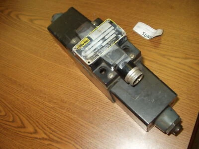 PARKER D3W8C6J  13 HYDRAULIC DIRECTIONAL CONTROL SOLENOID VALVE, 3000 psi 24 V - Image 1 of 4