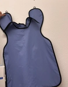 DUX DENTAL Röntgenschürze Xenolite bleifrei mit Kragen GEPFLEGT - Bild 1 von 4