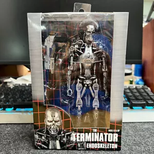 NECA Model T-800 Action Figure from The Terminator Endoskeleton Movie REEL TOYS - Picture 1 of 13