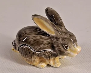 Monet Miniature Bunny Rabbit Trinket Box Gray and White Enamel with Original Box - Imagen 1 de 8