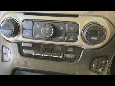 Temperature Control Dash Mounted ID 84258727 Fits 17-20 SUBURBAN 1500 705567 Foto 1 de 4