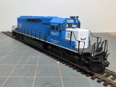 KATO HO Scale - EMD Leasing SD40-2 #6047 - 37-2707 - Image 1 of 4