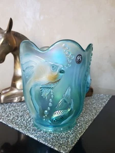 Vase Fenton Art en verre Aqua Atlantis Koi poisson doré peint à la main et signé - Photo 1/8