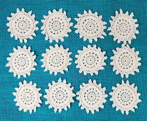12 Vintage Crochet Light Cream Floral Doilies Scalloped Edge 2.5 inch Doily Lot - Picture 1 of 6
