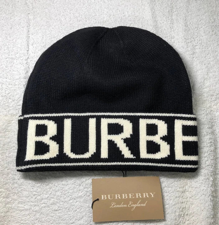 Gorro de punto blanco y negro Burberry Foto 1 de 1