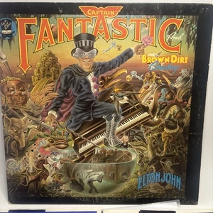Elton John – Captain Fantastic & The Brown Dirt Cowboy MCA 2142 1975 LP W/ Books - Imagen 1 de 12