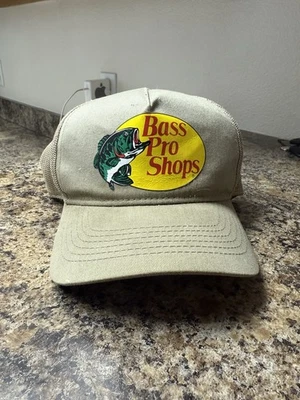 Gorra de Pesca Bass Pro Shops Caqui con Logo y Espalda Ajustable Foto 1 de 4