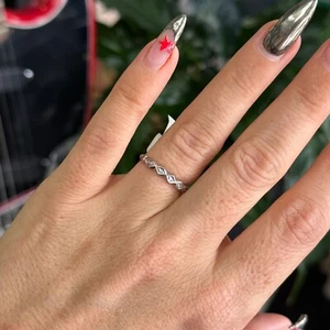 18ct Yellow & White Gold Detailed Diamond Ring - Size: M - Picture 1 of 8