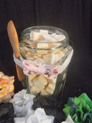 Handmade Wax Melts 80x Highly Scented Mini Hearts Soy Wax jars - Image 1 of 4