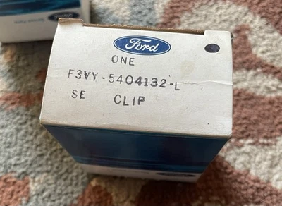 Piezas originales Ford NOS CLIP F3VY-54041320-L Foto 1 de 3