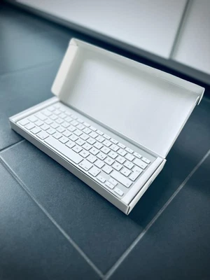 Apple Wireless Keyboard 2013 Bluetooth Aluminium Deutsch – sehr guter Zustand - Bild 1 von 4