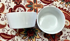 Caja y barril 5,5" de ancho x 2,5” T porcelana blanca sopa cereal sentadillas cuencos Sri Lanka - Imagen 1 de 5