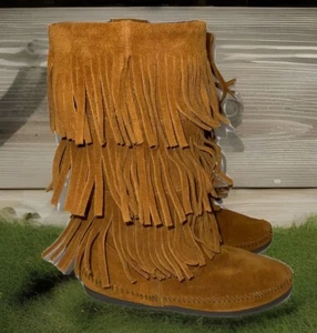 Bota Mocasines Minnetonka Mujer Marrón Talla 8 Gamuza 3 Capas Triple Flecos 1632 - Imagen 1 de 9