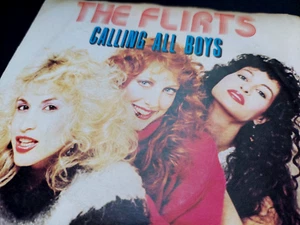 THE FLIRTS - 1983 - CALLING ALL BOYS - Single 7"  → VG + - Imagen 1 de 7