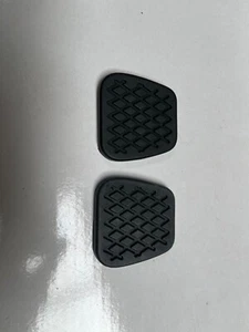Freelander 1 & Rover 25 & 45 Clutch & Brake Pedal Rubbers x 2  DBP7047L - Picture 1 of 1