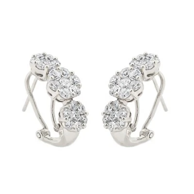 Pendientes de diamantes con triple racimo de flores de oro blanco de 18 quilates de 1,92 quilates Foto 1 de 4