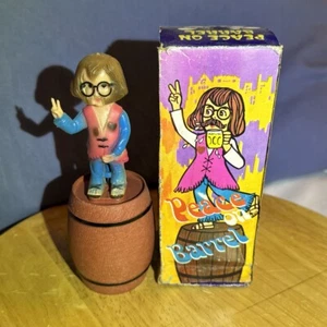 Rare Gag Gift 1960's MIB Peace On Barrel Pee Pee Hippie Squirt Gun Hong Kong MCM - Picture 1 of 15