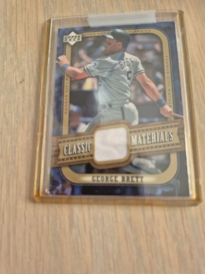 CAMISETA GEORGE BRETT 2005 CUBIERTA SUPERIOR CLÁSICOS MATERIALES CLÁSICOS MA-GB Foto 1 de 3