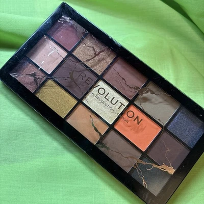 Revolution Reloaded Eyeshadow Palette Glorified - new and sealed - Image 1 of 3