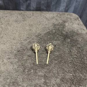 Lot of 2 Silver Pull Knobs/Drawer Handles     Q2 - Picture 1 of 8