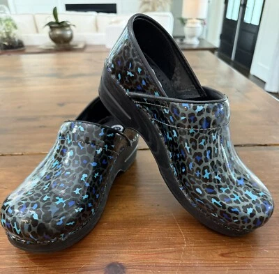 Zuecos para mujer Sanita 39 con estampado animal usados una vez Foto 1 de 4