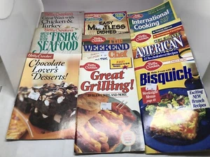 Lot 19 VINTAGE Betty Crocker digest magazine cookbook recipe check-out miniature - Picture 1 of 11