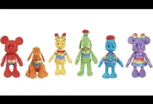 Just Play Rainbow Disney Collection: Disney Pride Plüsch Sammler Set (2022) - Bild 1 von 7
