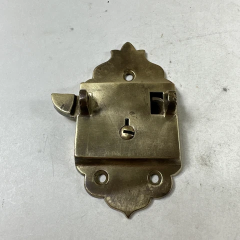 VINTAGE FANCY BRASS LATCH DOOR HARDWARE 29A NO KEY Cover
