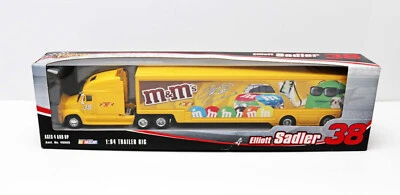 2006 NASCAR Winners Circle 1:64 Elliott Sadler #38 M&M's Racing Trailer Rig. Novo na caixa - Imagem 1 de 4