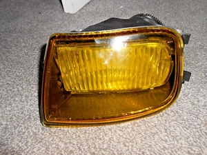 NEBELSCHEINWERFER VORNE RECHTS (GELB) FÜR RENAULT SAFRANE I 1992-96, 7700 808 302 HELLA - Bild 1 von 6