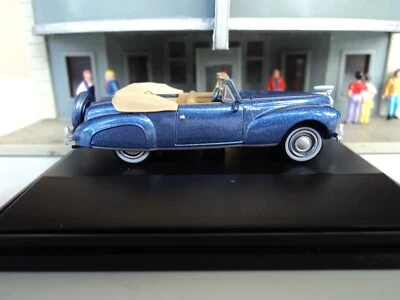 Lincoln Continental Oxford 1941 convertible azul 1/87 HO Foto 1 de 4