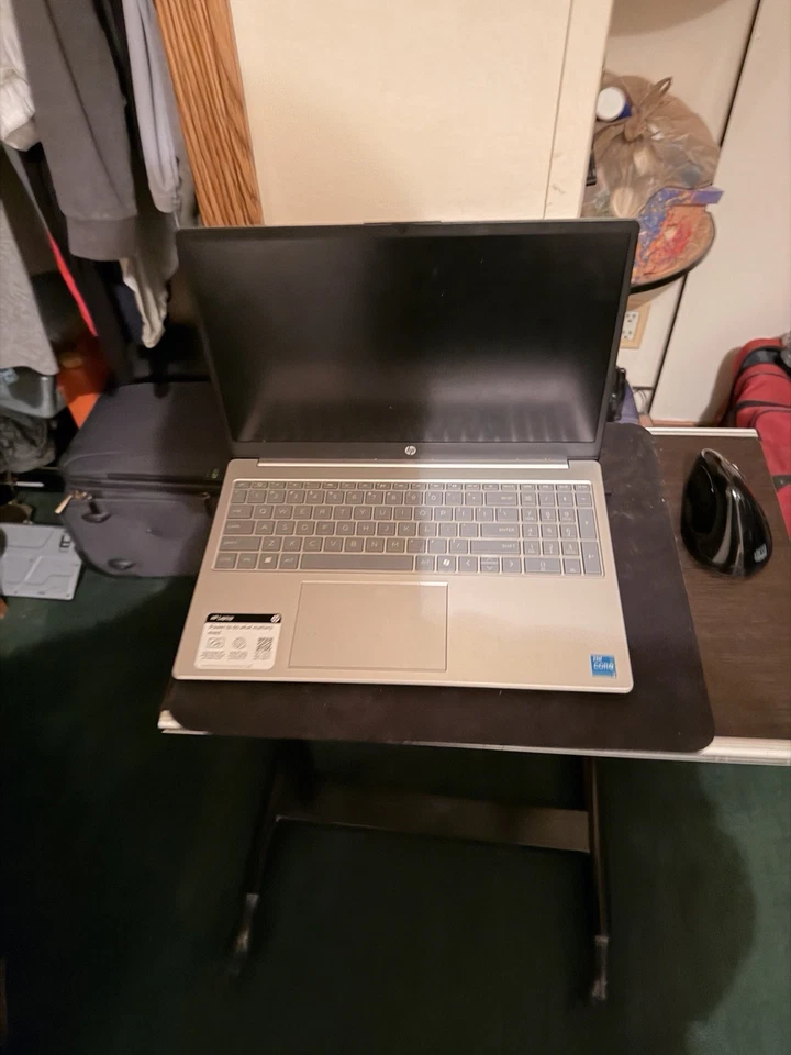 HP laptop TouchScreen 15 Intel Core i3-N305 8GB RAM 256GB SSD 64 Bit Windows 11 - Image 1 of 3