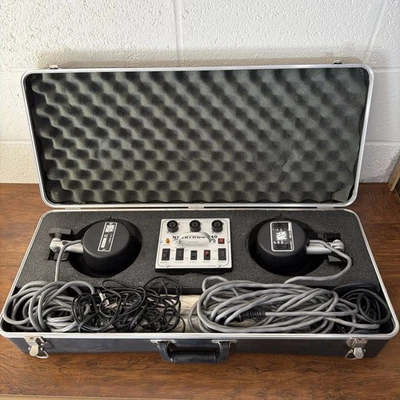 Kit de iluminación fotográfica de estudio profesional NOVATRON 240 con lámparas paraguas soporte y estuche Foto 1 de 4