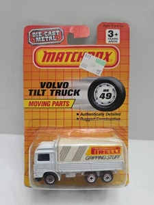 MATCHBOX SUPERFAST MB 49 VOLVO TILT TRUCK PIRELLI GRIFFZEUG NEU auf KARTE - Bild 1 von 8