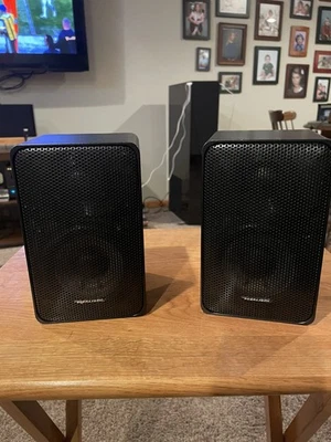 Altavoces Realistic Minimus 7 negros. Bonita forma. Par 1. Foto 1 de 3