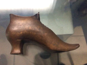MCM BRASS COPPER SOLID METAL SMALL SHOE FIGURINE ANTIQUE 1800's BOOT 3" DISPLAY - Picture 1 of 6