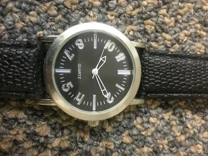 Quartz Mens watch Black face 8 1/2" adjustable Black band clean new battery - Picture 1 of 6